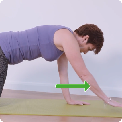 Een vrouw die uitoefent